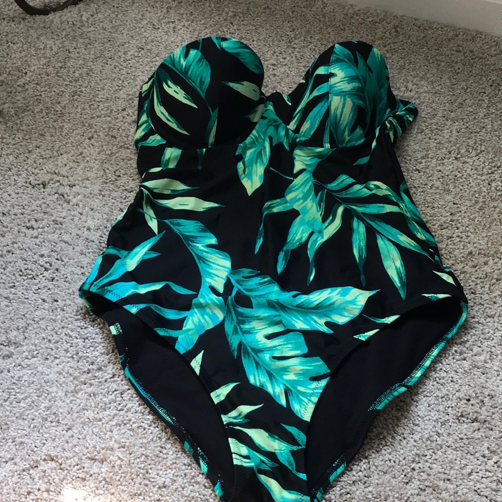 Old Navy One-Piece Bathing Suit